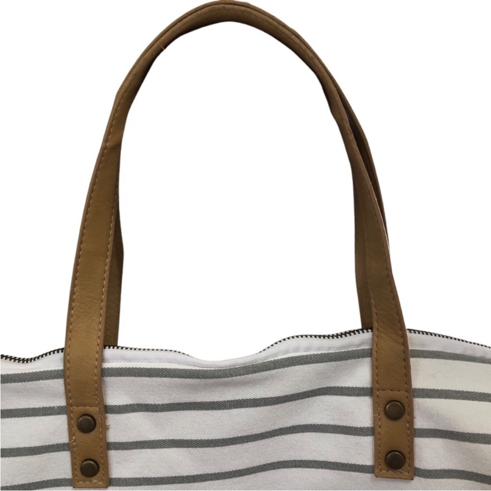 NWT Cozy Earth Striped Large Tote White/Tan leather faux Handles Shoulder Bag - Picture 8 of 9